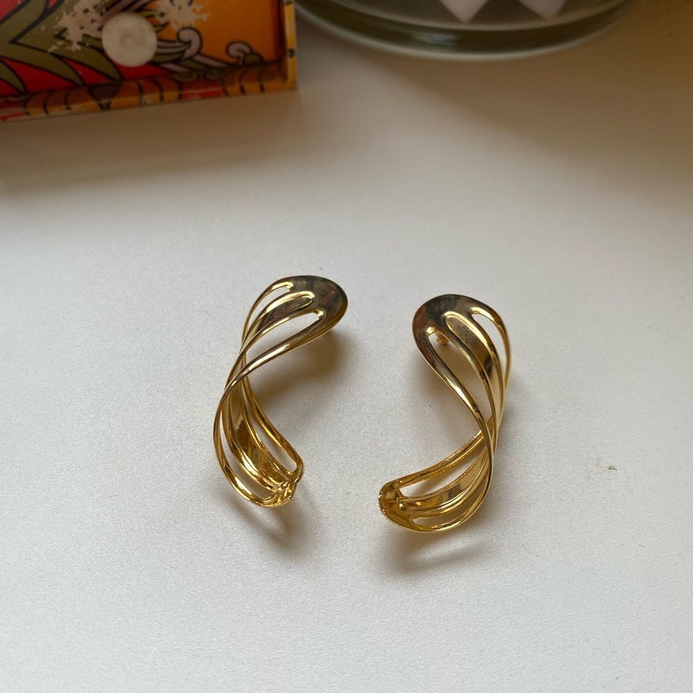 Vintage Gold Twist Earrings Retro Style Statement Jewelry